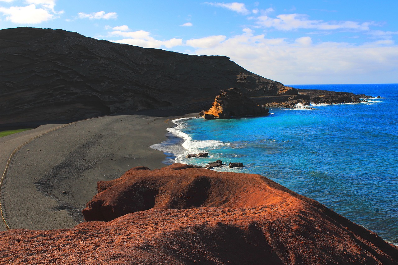 Lanzarote - Insel aus Feuer, Licht und Stille